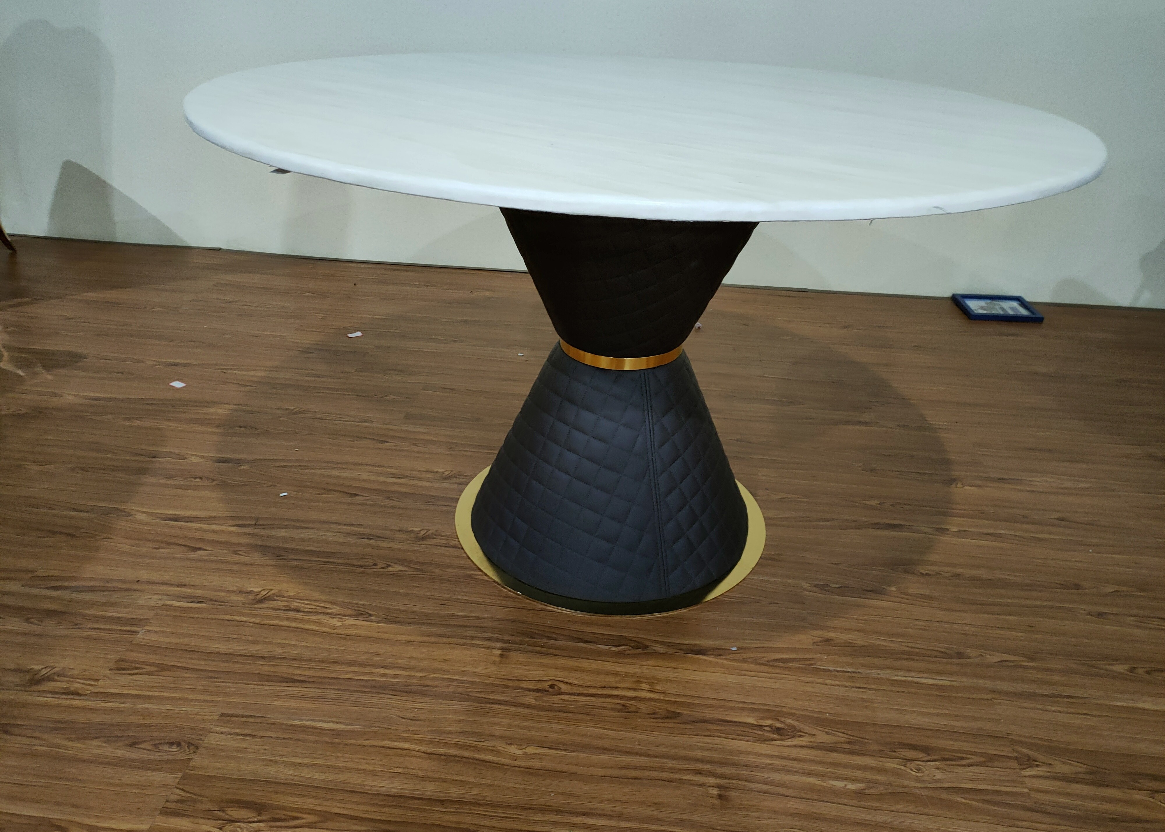 Leather Base Round 120cm Marble Top, Round Leather Dining Table